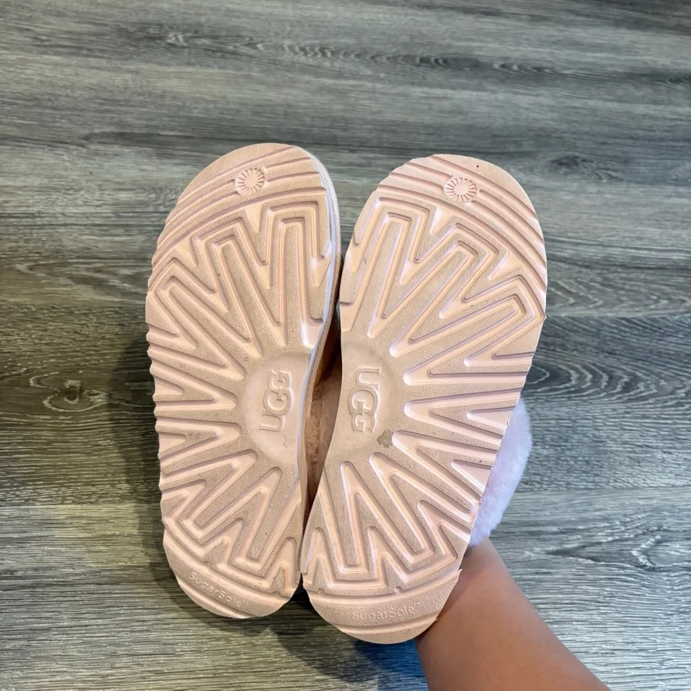 UGG Girls Cozy II Glitter Slippers Size 5 Lavender Purple Pink Fluffy Sparkly